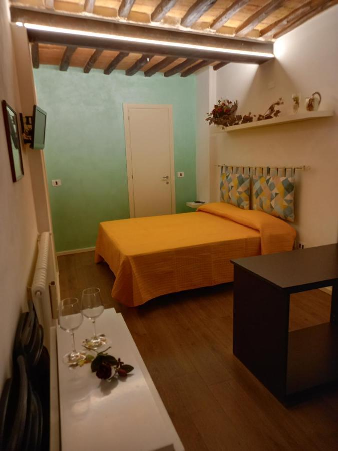 La Locanda Dei Conti, Piccolo E Confortevole Loft Siena Bagian luar foto